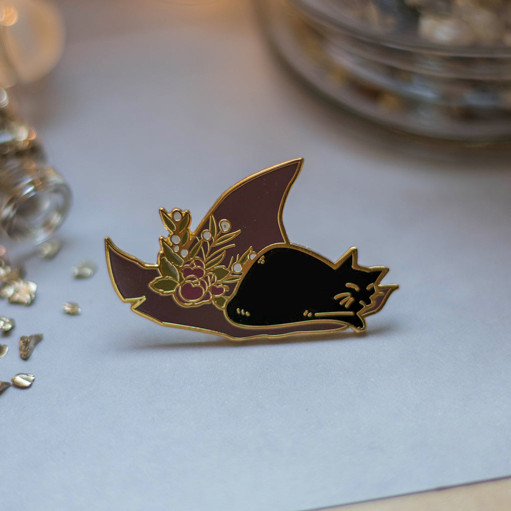Pin "Witch's Hat"